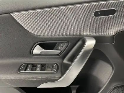 Photo 27 Mercedes Classe A  200 7G-DCT