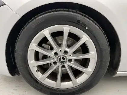 Photo 17 Mercedes Classe A  200 7G-DCT