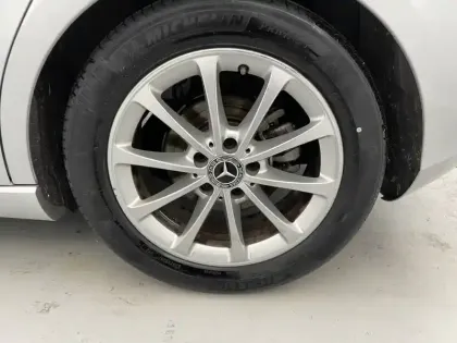 Photo 16 Mercedes Classe A  200 7G-DCT