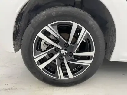 Photo 18 Peugeot 208  PureTech 100 S&S BVM6