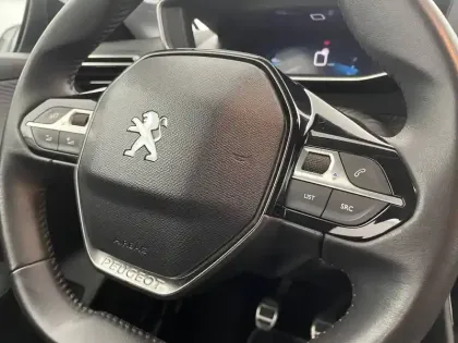 Photo 28 Peugeot 208  PureTech 100 S&S BVM6