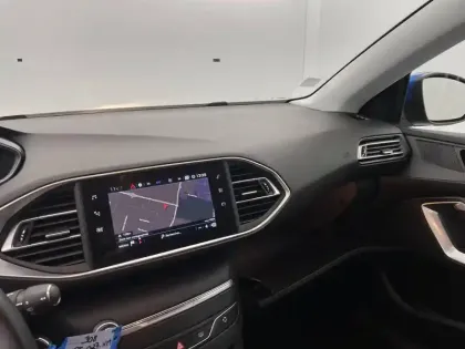 Photo 27 Peugeot 308  PureTech 110ch S&S BVM6