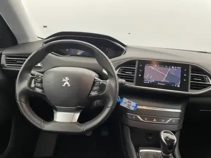 Photo 21 Peugeot 308  PureTech 110ch S&S BVM6