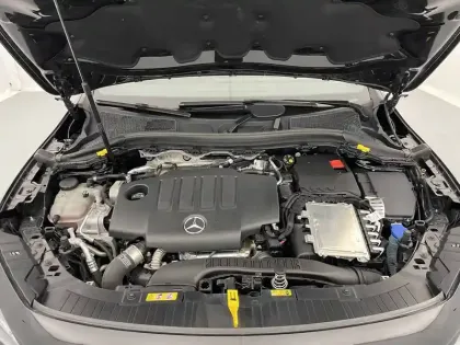 Photo 100 Mercedes GLA  200 d 8G-DCT