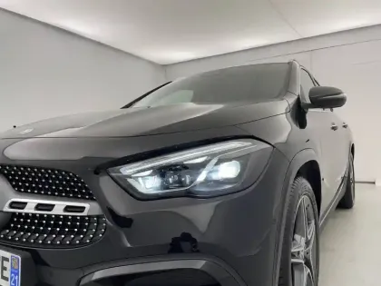 Photo 79 Mercedes GLA  200 d 8G-DCT