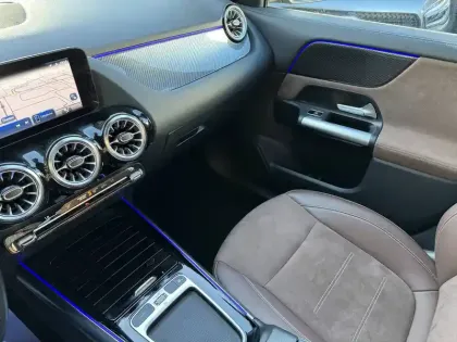 Photo 8 Mercedes GLA  200 d 8G-DCT