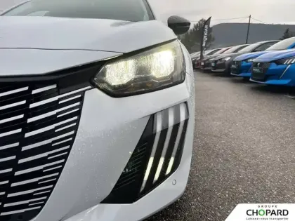 Photo 21 Peugeot 208  Electrique 50 kWh 136ch