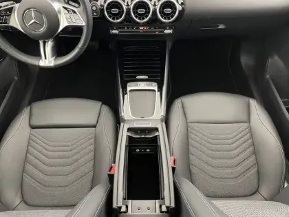 Photo 25 Mercedes Classe B  180 d 8G-DCT