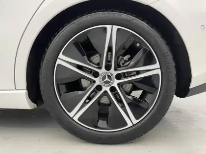 Photo 12 Mercedes Classe B  180 d 8G-DCT