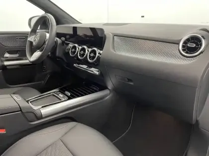 Photo 31 Mercedes Classe B  180 d 8G-DCT