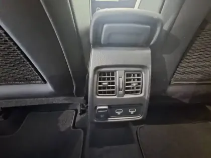 Photo 27 Renault Captur  E-Tech full hybrid 145