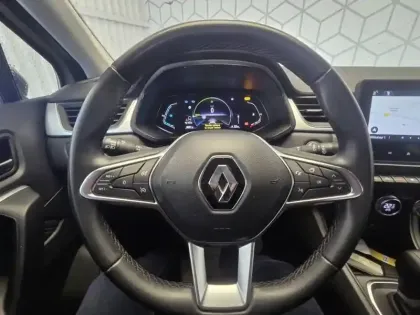 Photo 37 Renault Captur  E-Tech full hybrid 145