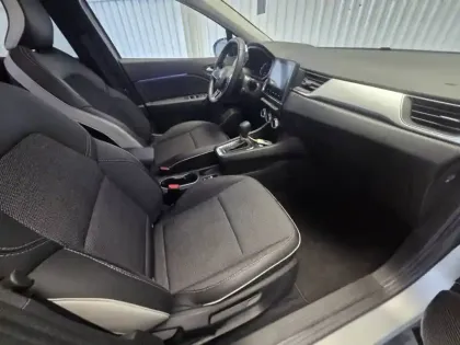 Photo 11 Renault Captur  E-Tech full hybrid 145