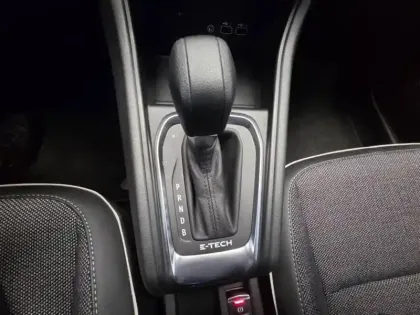 Photo 34 Renault Captur  E-Tech full hybrid 145