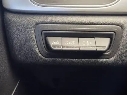 Photo 43 Renault Captur  E-Tech full hybrid 145