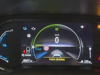 Photo 38 Renault Captur  E-Tech full hybrid 145