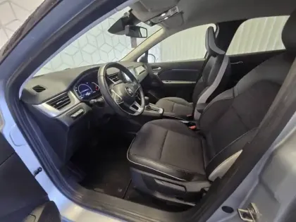 Photo 9 Renault Captur  E-Tech full hybrid 145