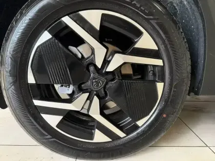 Photo 6 Peugeot 2008  100 S&S BVM6