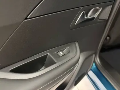 Photo 11 Peugeot 2008  100 S&S BVM6