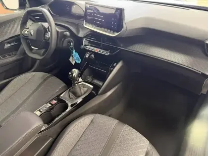 Photo 25 Peugeot 2008  100 S&S BVM6