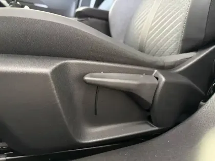 Photo 107 Peugeot 2008  100 S&S BVM6