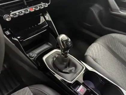 Photo 24 Peugeot 2008  100 S&S BVM6