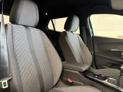 Photo 26 Peugeot 2008  100 S&S BVM6