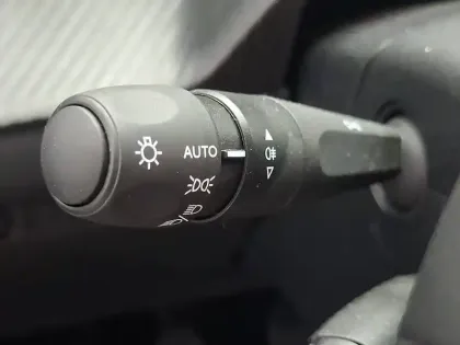 Photo 19 Peugeot 208  100 S&S BVM6