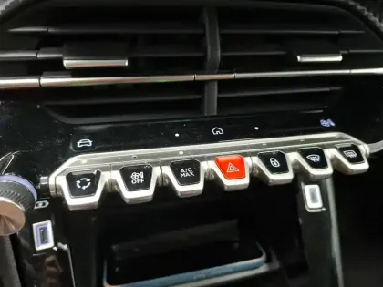 Photo 17 Peugeot 208  100 S&S BVM6