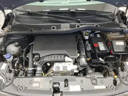 Photo 34 Peugeot 208  100 S&S BVM6