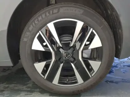 Photo 29 Peugeot 208  100 S&S BVM6