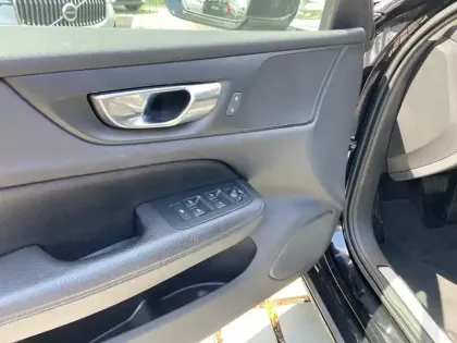 Photo 17 Volvo V60  B3 163 ch Geartronic 8