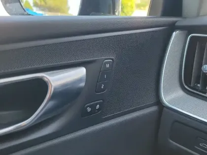 Photo 20 Volvo Xc60  B4 197 ch Geartronic 8