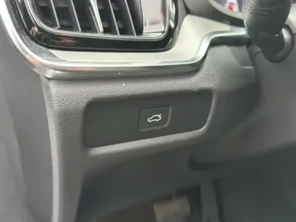 Photo 20 Volvo V60 Gén. II Ph1 NG2 Ultra Style Dark 5