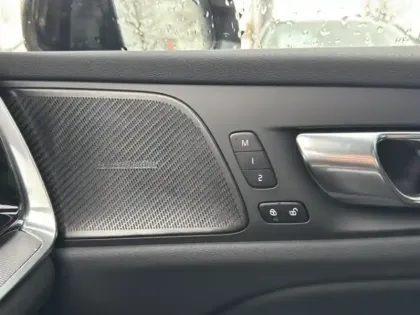 Photo 30 Volvo V60 Gén. II Ph1 NG2 Ultra Style Dark 5