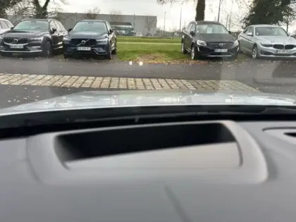 Photo 32 Volvo V60 Gén. II Ph1 NG2 Ultra Style Dark 5