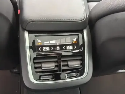 Photo 15 Volvo V60 Gén. II Ph1 NG2 Ultra Style Dark 5