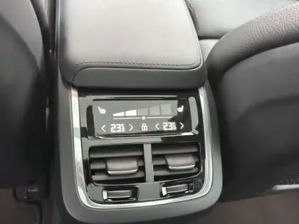 Photo 14 Volvo V60 Gén. II Ph1 NG2 Ultra Style Dark 5