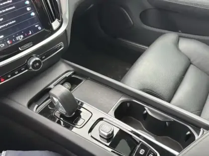 Photo 37 Volvo V60 Gén. II Ph1 NG2 Ultra Style Dark 5