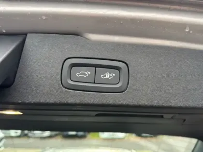 Photo 9 Volvo V60 Gén. II Ph1 NG2 Ultra Style Dark 5