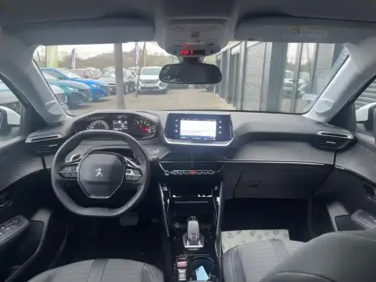 Photo 13 Peugeot 208  PureTech 100 S&S EAT8 Allure