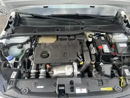 Photo 9 Peugeot 208  PureTech 100 S&S EAT8 Allure