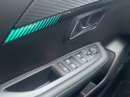 Photo 22 Peugeot 208  PureTech 100 S&S EAT8 Allure