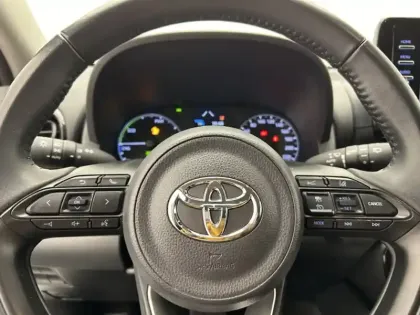 Photo 10 Toyota Yaris Hybride 116h Dynamic