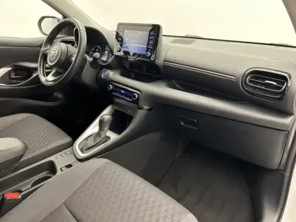 Photo 17 Toyota Yaris Hybride 116h Dynamic