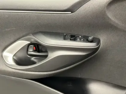 Photo 13 Toyota Yaris Hybride 116h Dynamic