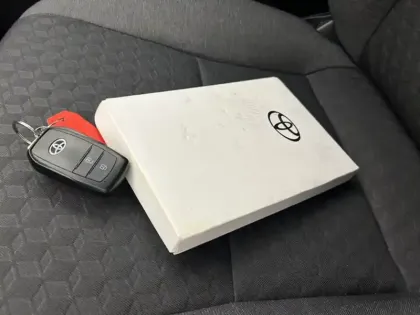 Photo 16 Toyota Yaris Hybride 116h Dynamic Business