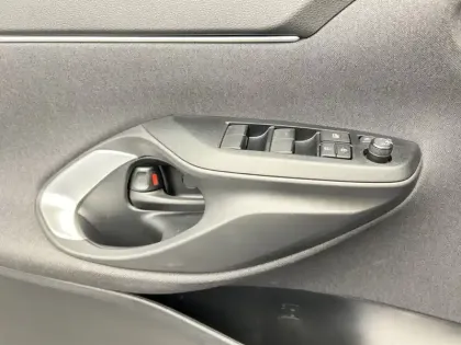 Photo 12 Toyota Yaris Hybride 1.5 HYBRID 116H DYNAMIC