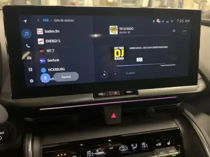 Photo 12 Toyota C-HR HYBRIDE NG 140 GRS PACK TECHNO MY26