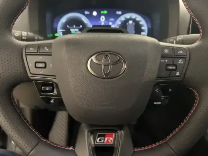 Photo 11 Toyota C-HR HYBRIDE NG 140 GRS PACK TECHNO MY26